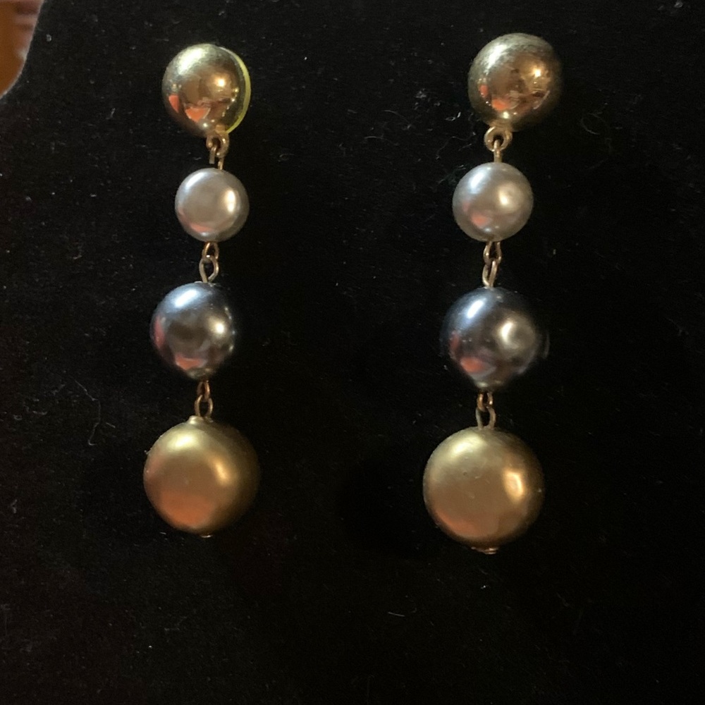 Pearlescent Earrings🟣 (pierced/post back)
